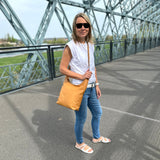 mittlere Umhängetasche Schultertasche Beuteltasche Damentasche Leder senf LE0072