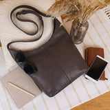 mittlere Umhängetasche Schultertasche Beuteltasche Damentasche Leder kaffeebraun LE0072